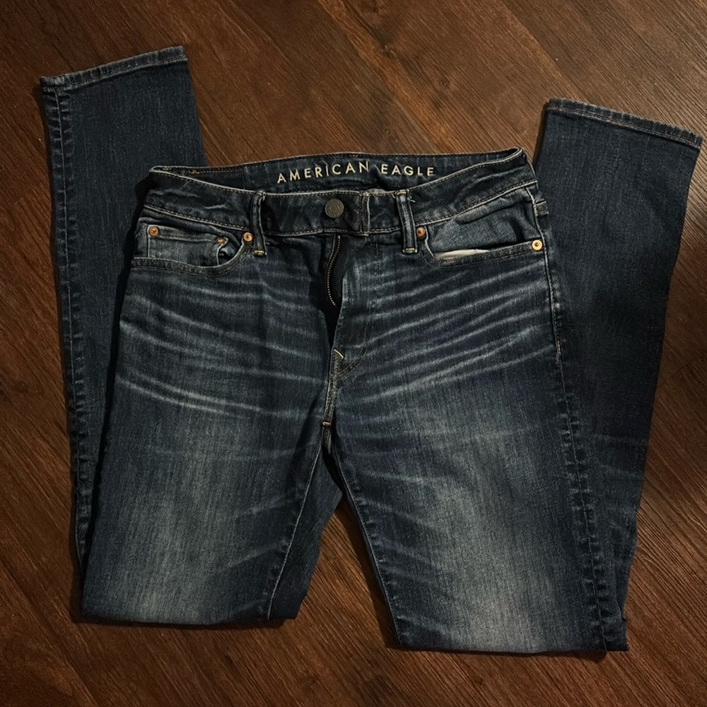 American Eagle men’s blue jeans